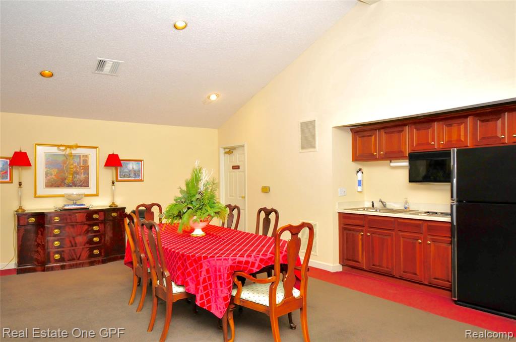 26 Pointe Park Place, 303, Grosse Pointe Park, MI 48230 — Photo 36