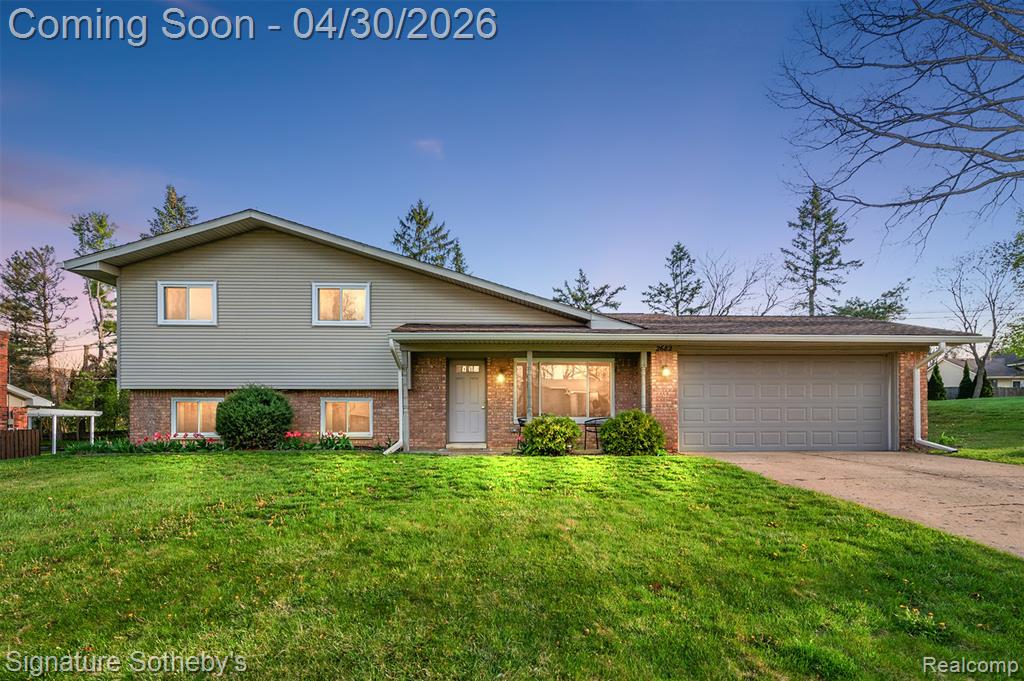 2682 Costa Mesa Road, Waterford, MI 48329 — front exterior