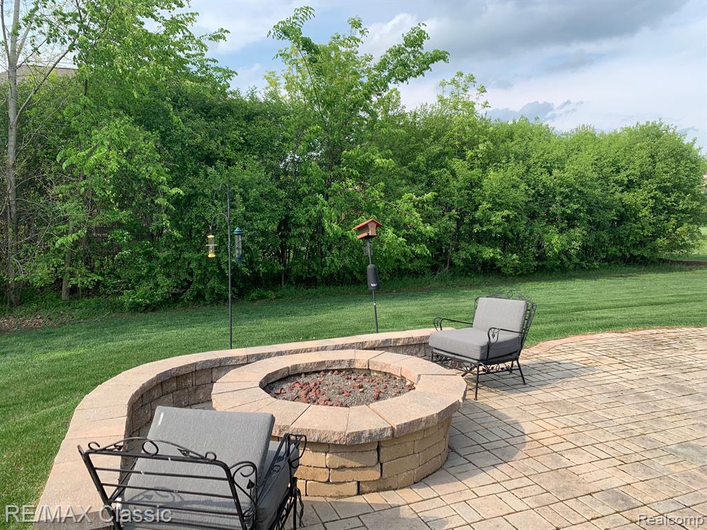 52350 FERNDALE Drive, Northville, MI 48167 — Photo 2