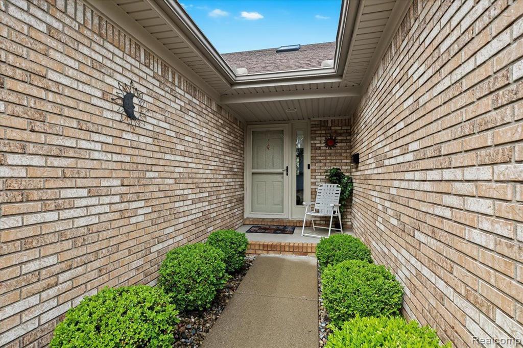 589 SNOWBIRD Circle E, St. Clair, MI 48079 — Photo 4