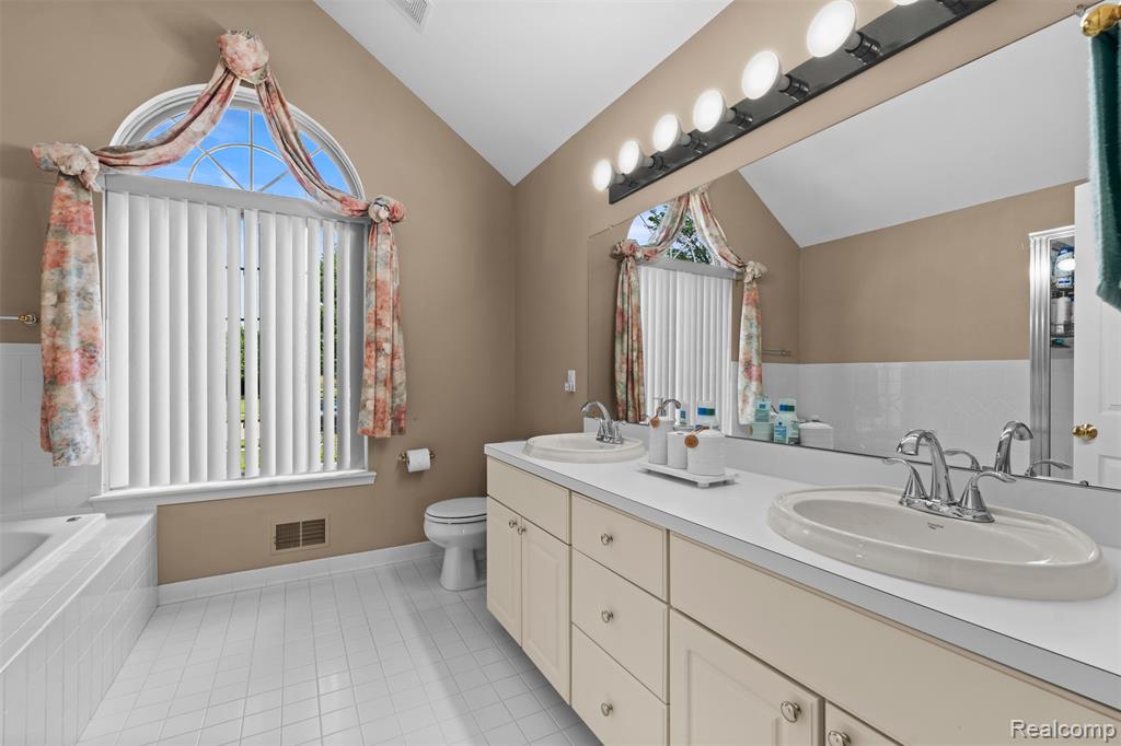 19550 Shorecrest Drive, Clinton Twp, MI 48038 — Photo 26