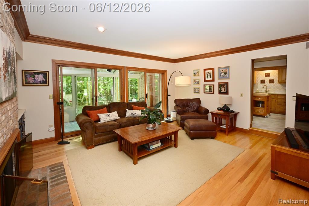 5684 Sussex Court, Troy, MI 48098 — Photo 8