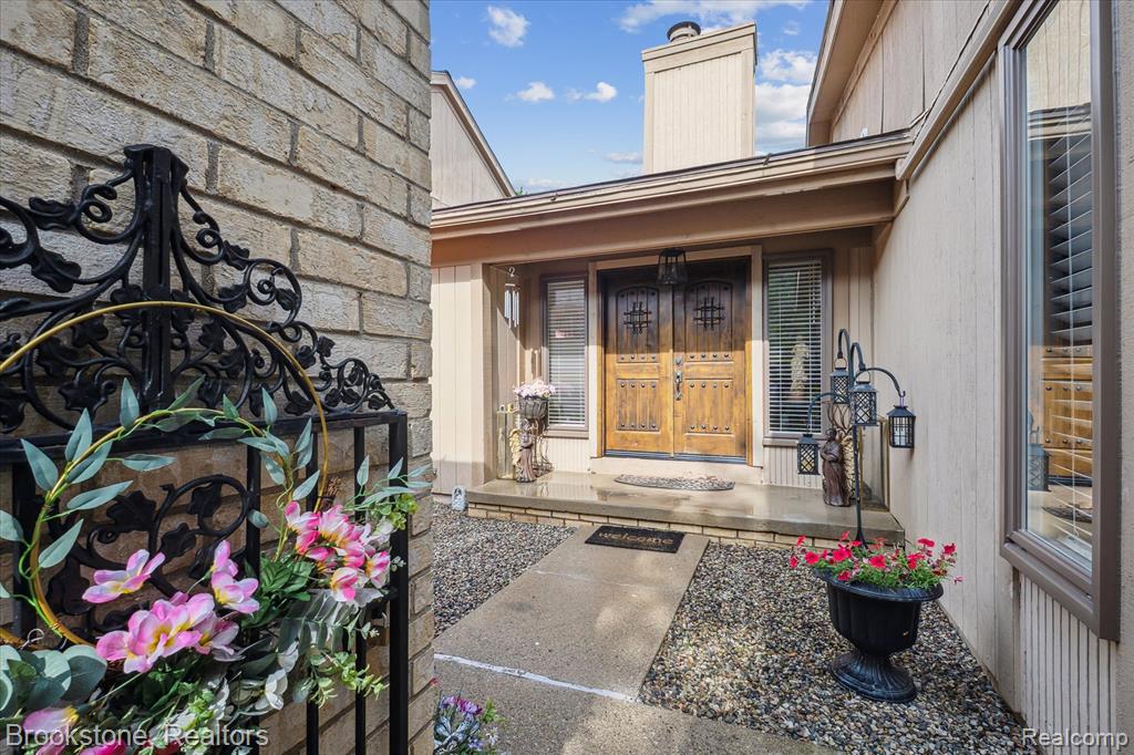 5195 Richard Run, West Bloomfield, MI — Photo 5