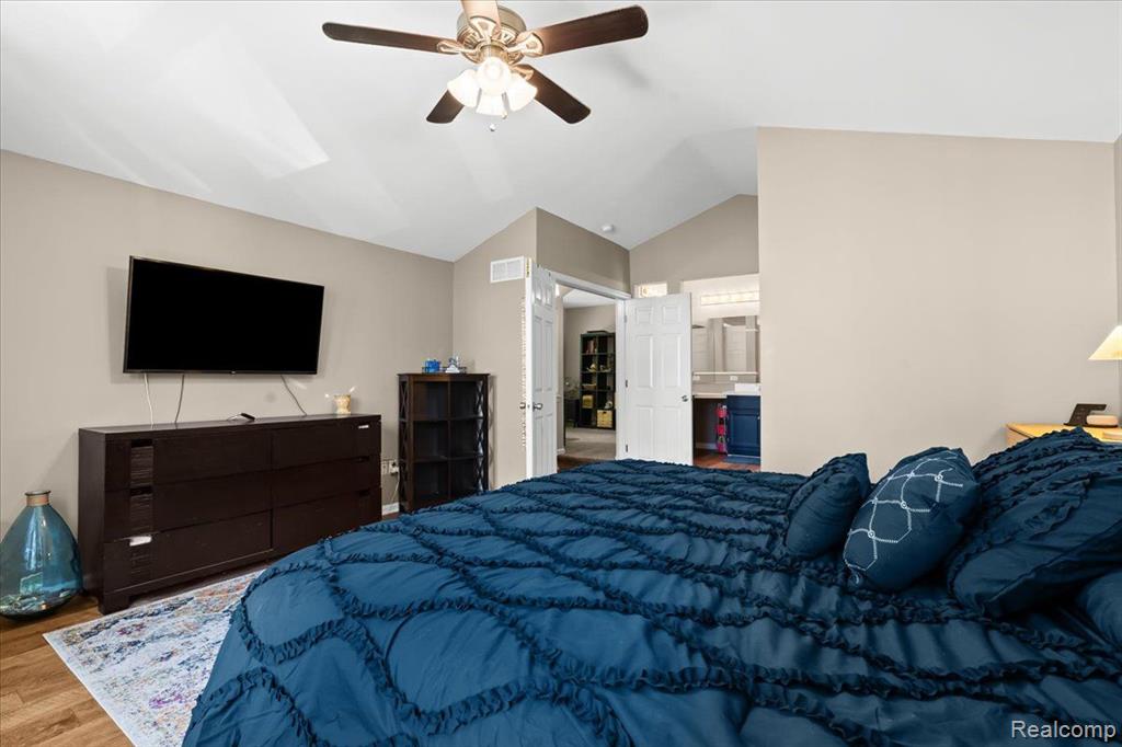 7050 Fox Chase Lane, Westland, MI — Photo 20