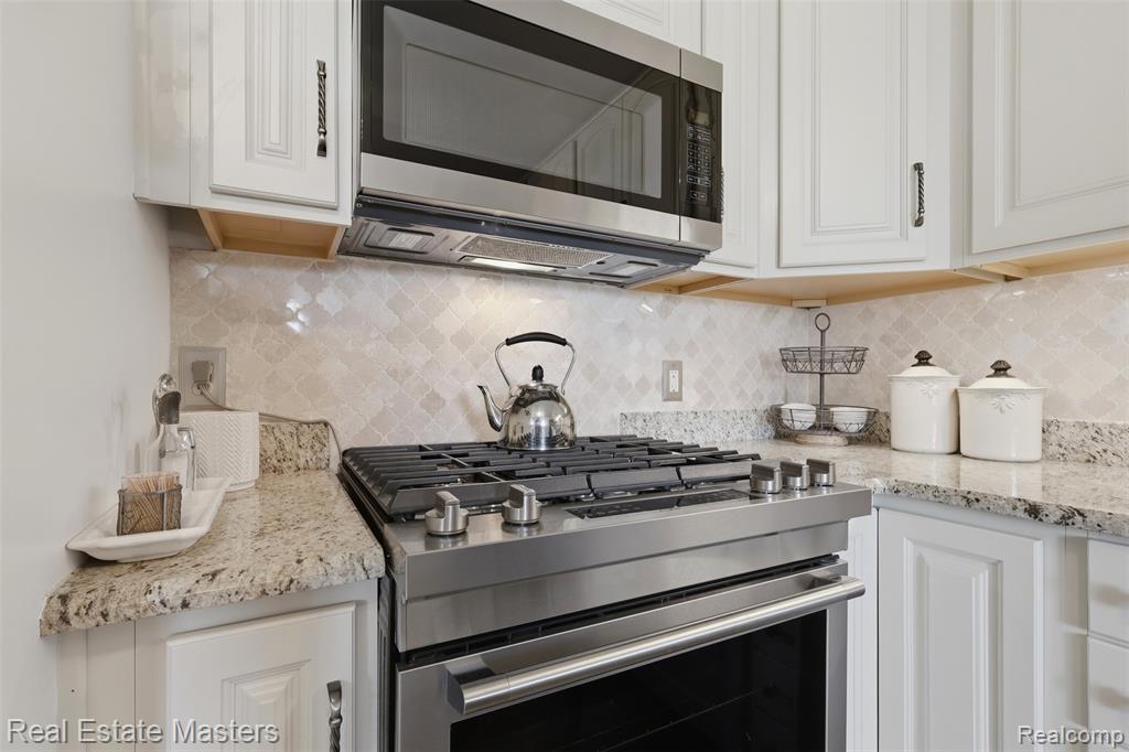1700 River Road, 8, Marysville, MI 48040 — Photo 18