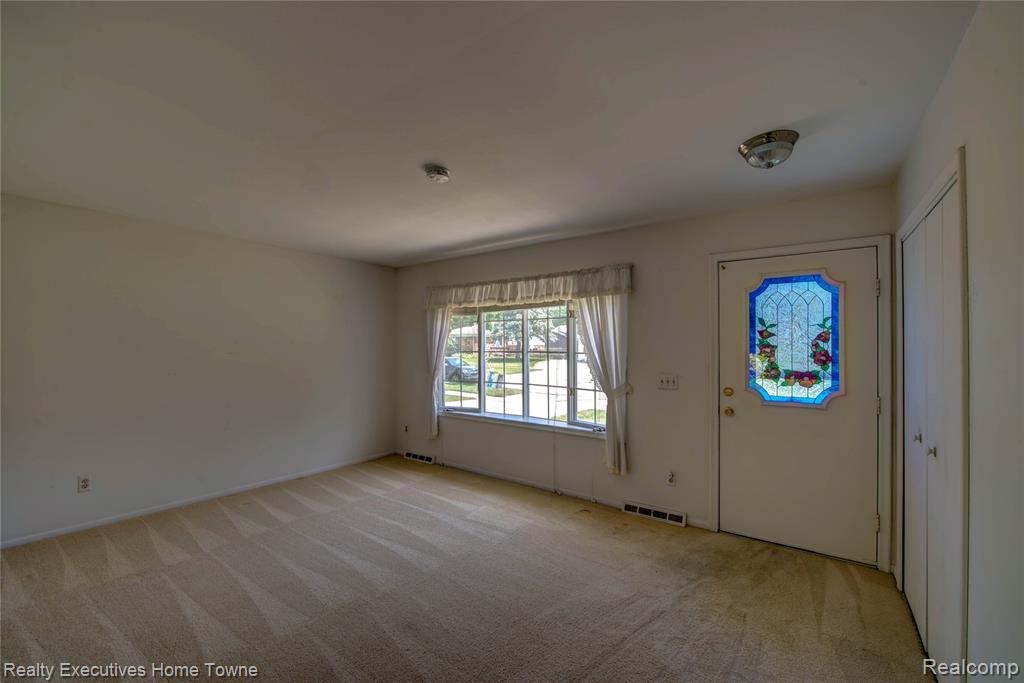 536 Central Street, Marysville, MI 48040 — Photo 9