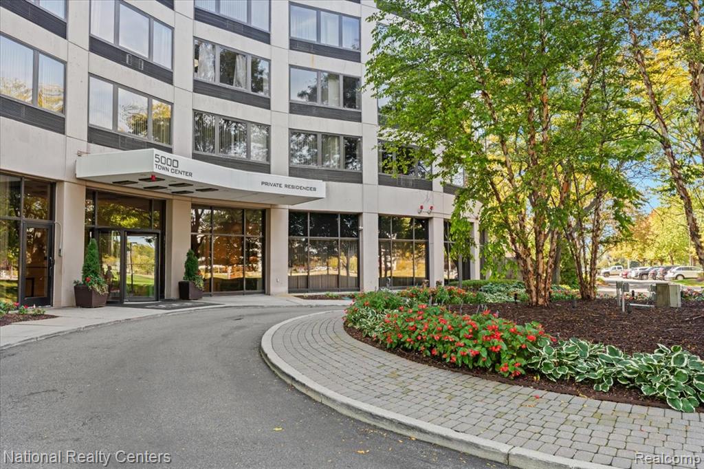 5000 Town Center, 408, Southfield, MI 48075 — Photo 2