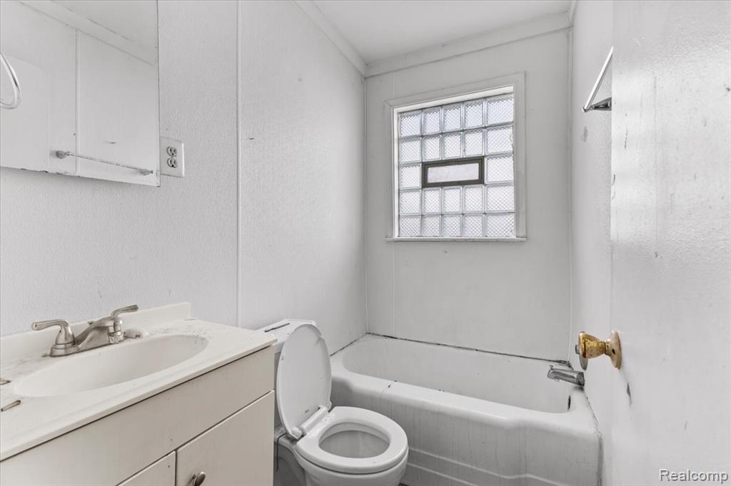 8225 Cadillac Avenue, Warren, MI 48089 — Photo 19