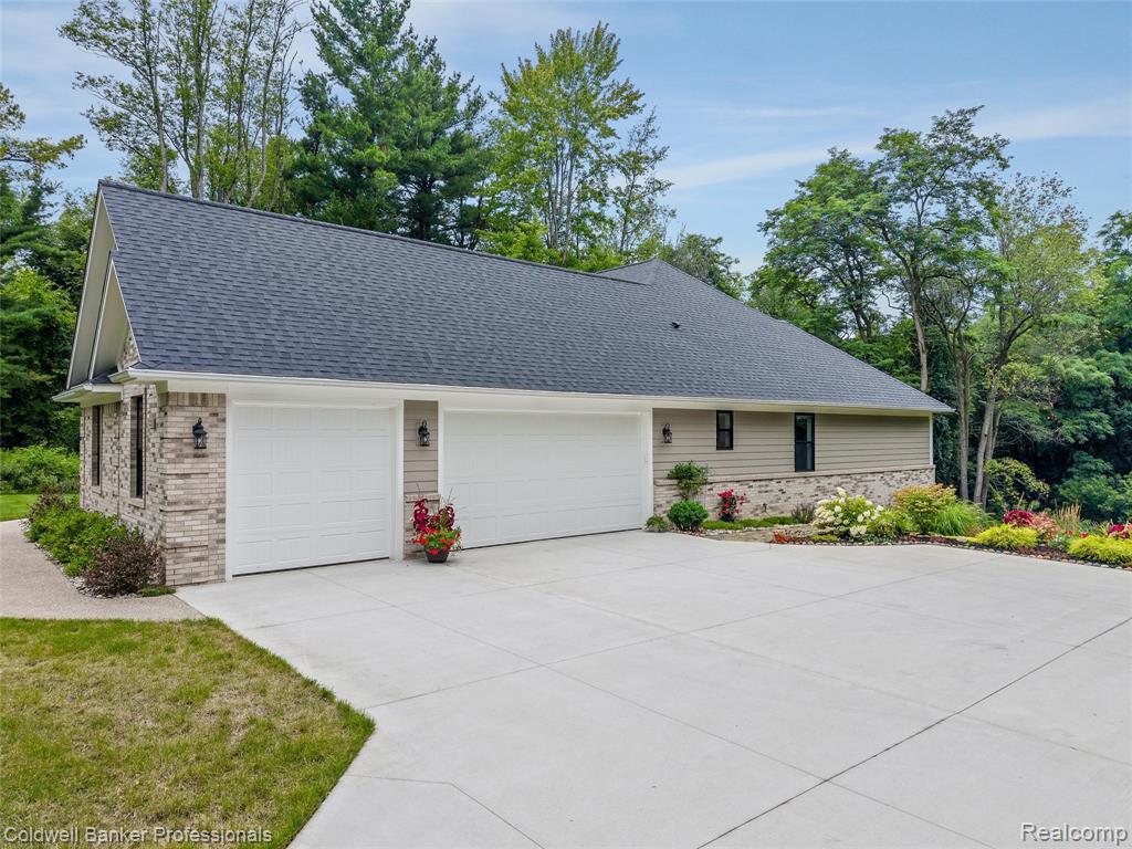3320 Acorn Grove Court, Ortonville, MI 48462 — Photo 36