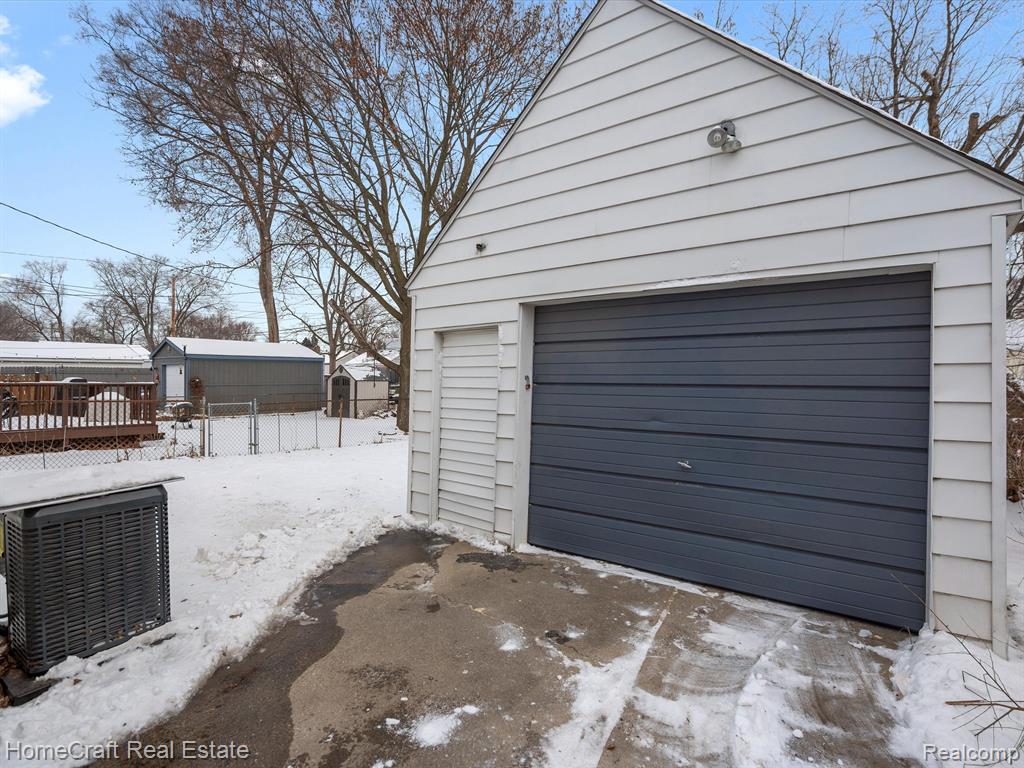 9600 SIOUX, Redford, MI 48239 — Photo 35
