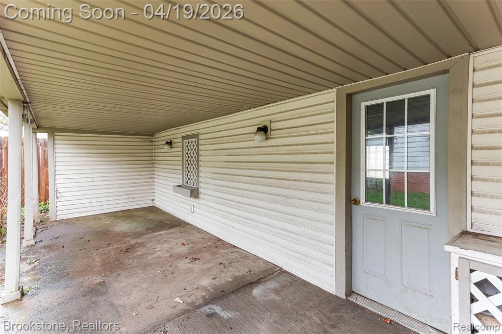 719 W 12 Mile Road, Royal Oak, MI 48073 — Photo 35