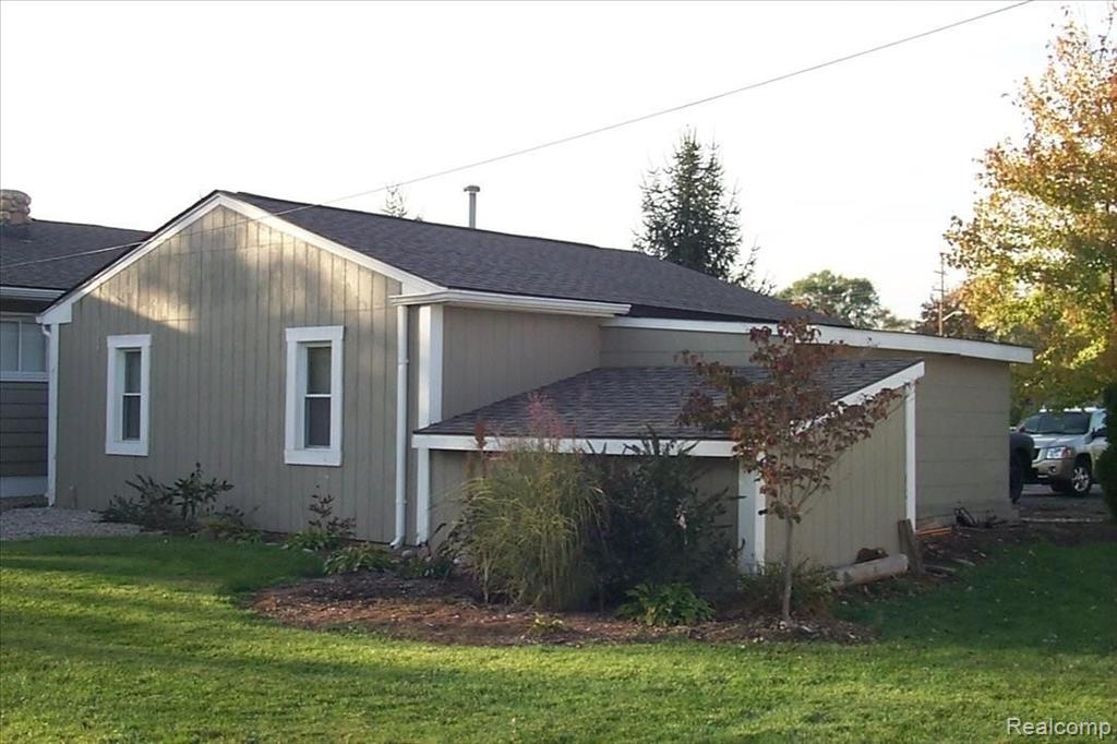 4924 Sashabaw Road, Clarkston, MI — Photo 12