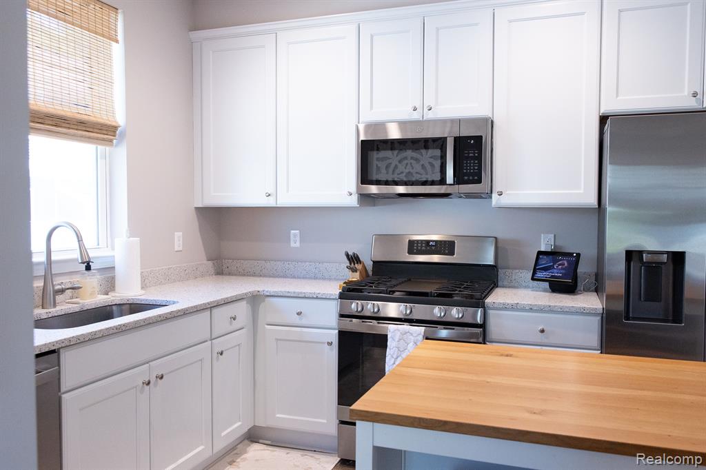 527 ANNE Avenue, Brighton, MI 48116 — Photo 12