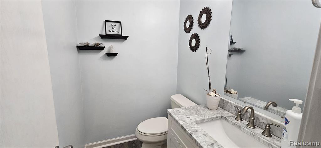 894 YORKTOWN, Northville, MI 48167 — Photo 17