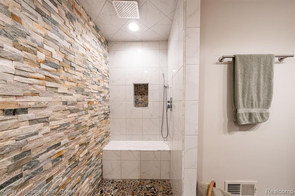 9594 MARQUETTE Road, Wales, MI — Photo 30