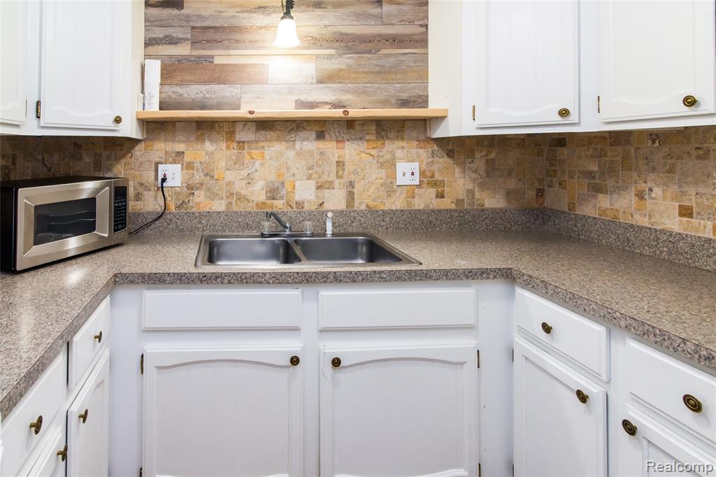 61047 Heritage Blvd, South Lyon, MI 48178 — Photo 11