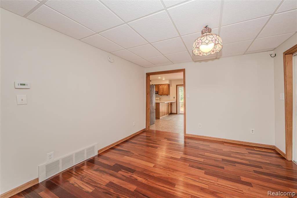 9042 Gale Road, White Lake, MI — Photo 32