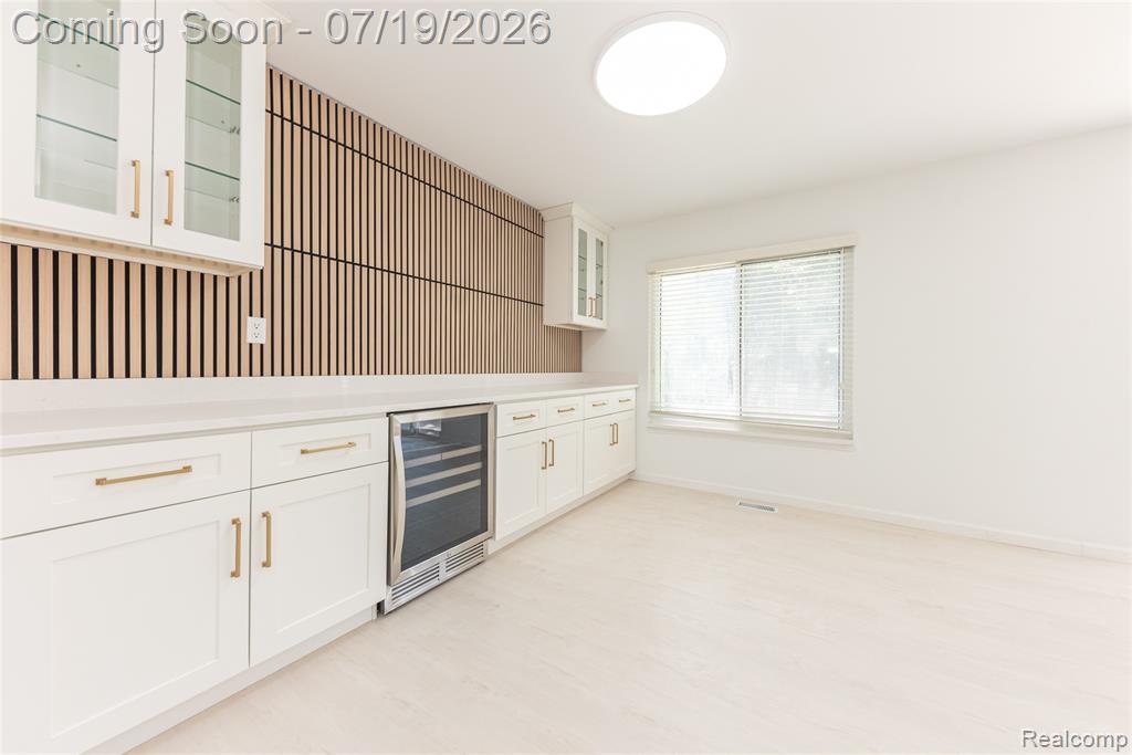 5994 Kingsfield Drive, West Bloomfield, MI — Photo 12