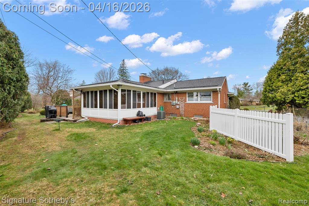 28868 Lorikay Street, Farmington, MI 48334 — Photo 28
