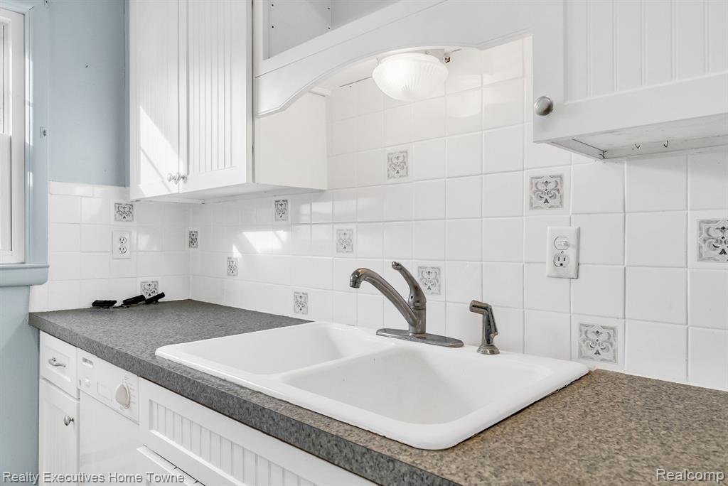7305 Big Hand Road, St. Clair, MI 48079 — Photo 19