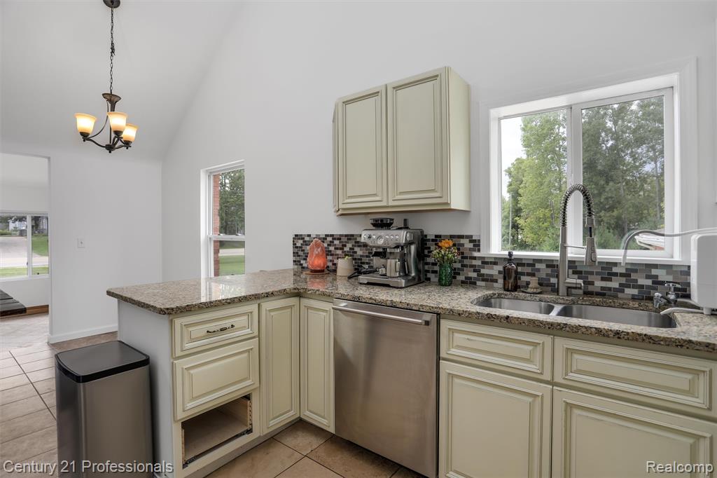 11300 Andersonville Road, Davisburg, MI 48350 — Photo 12