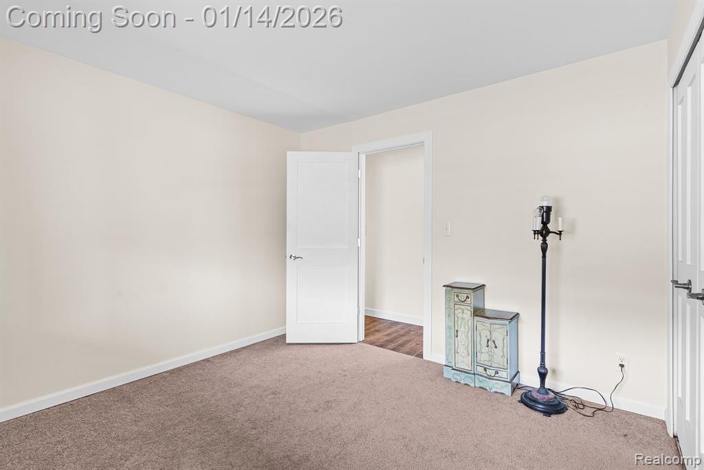 8098 Dover Drive, Grand Blanc, MI 48439 — Photo 31