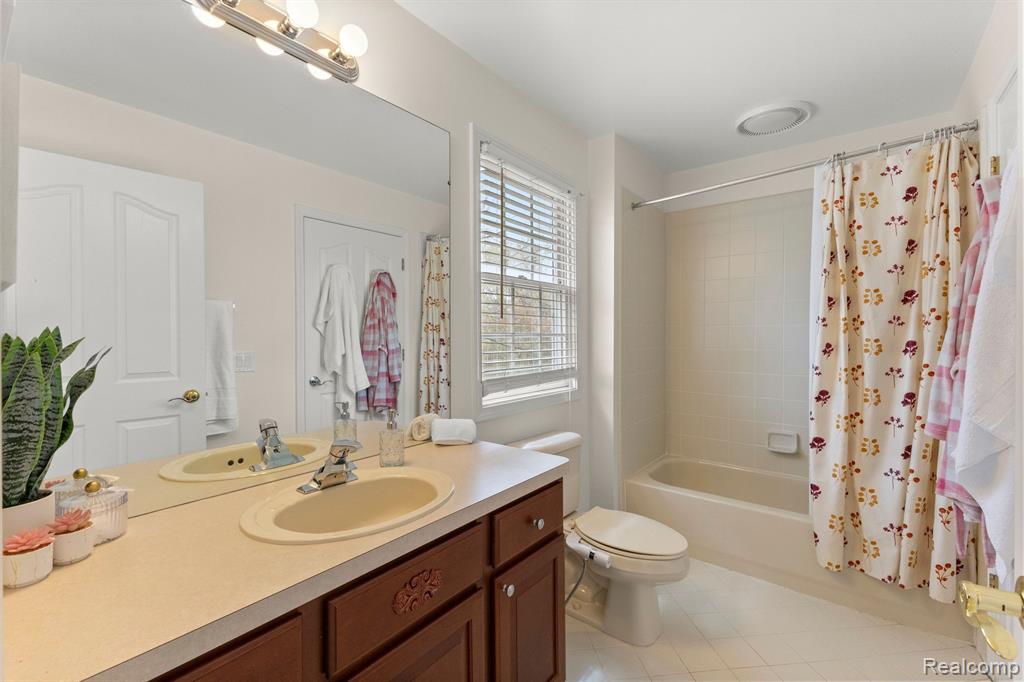 44421 WHITE PINE Circle E, Northville, MI 48168 — Photo 39