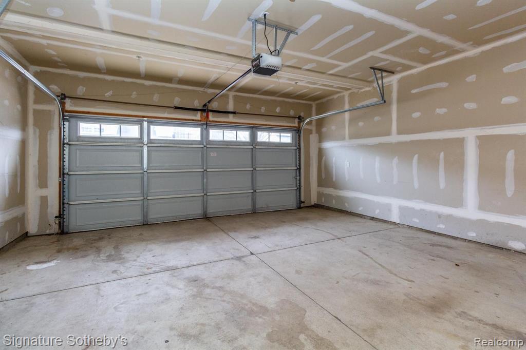 26204 April Court, Walled Lake, MI 48390 — Photo 27