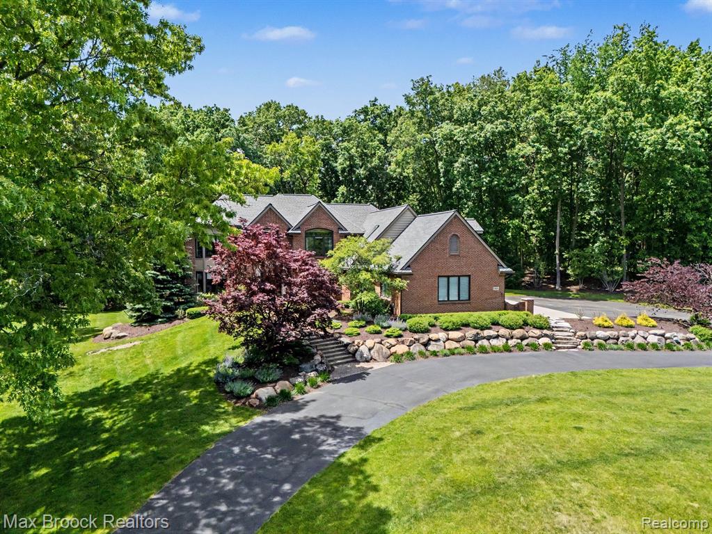 1300 Oak Hollow Drive, Milford, MI 48380 — Photo 55