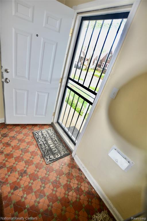 8267 Carlin Street, Detroit, MI 48228 — Photo 3
