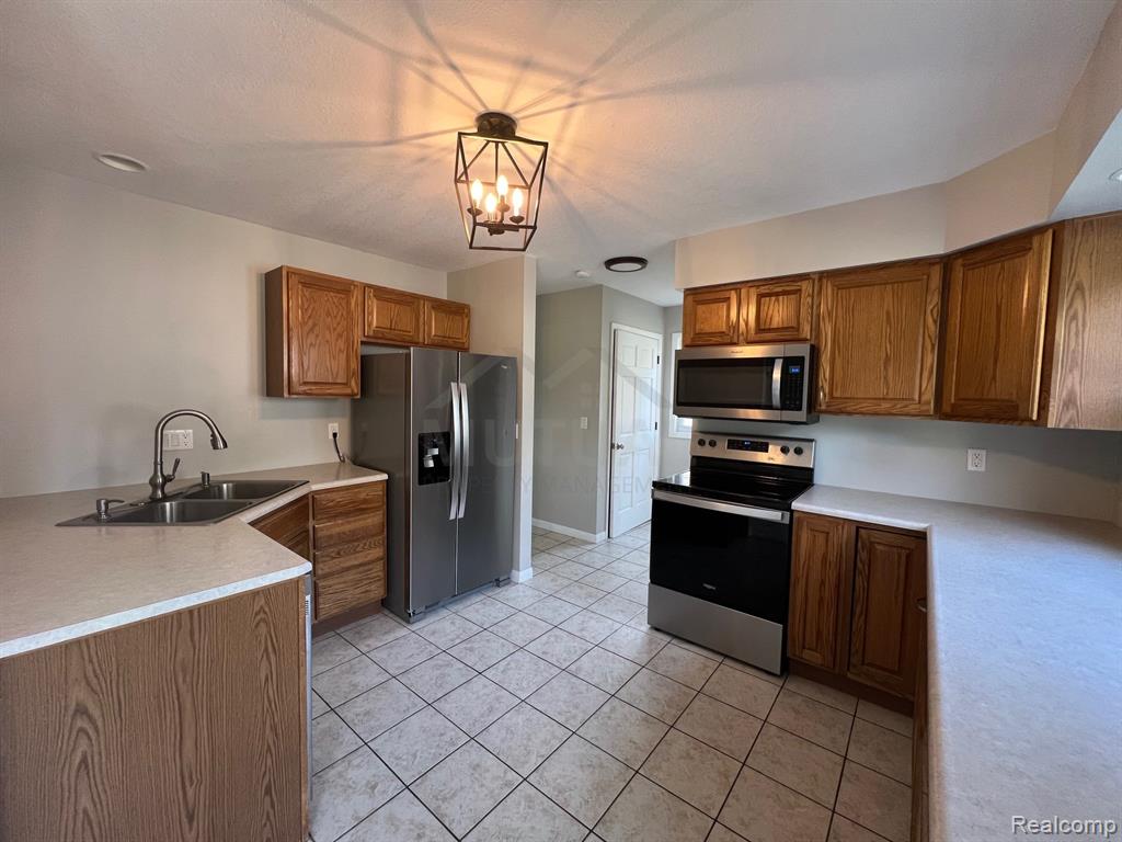 415 S Evans Street, Tecumseh, MI 49286 — Photo 5