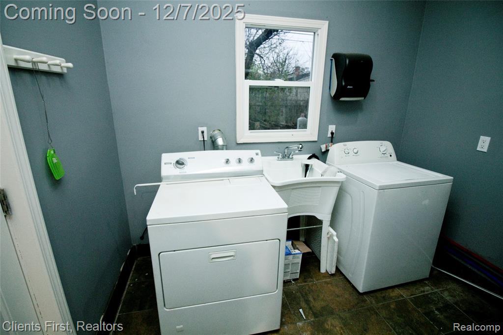 5654 Bedford Street, Dearborn Heights, MI 48125 — Photo 18