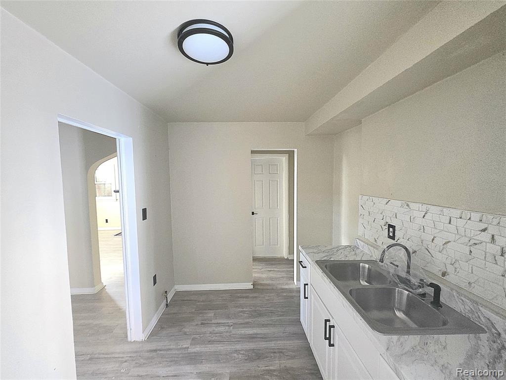 15241 Seymour Street - Photo 4