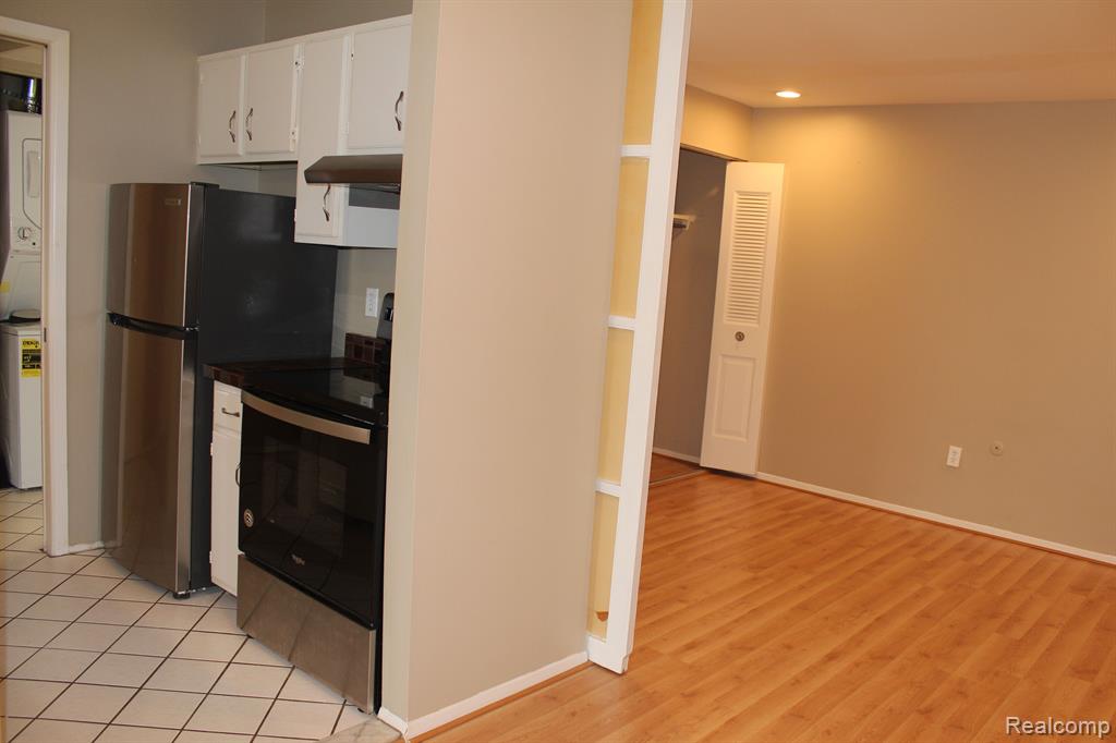 922 CHESTNUT HILL Drive, Auburn Hills, MI 48326 — Photo 25