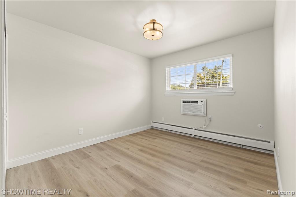 2425 Torquay Avenue, 101, Royal Oak, MI 48073 — Photo 13
