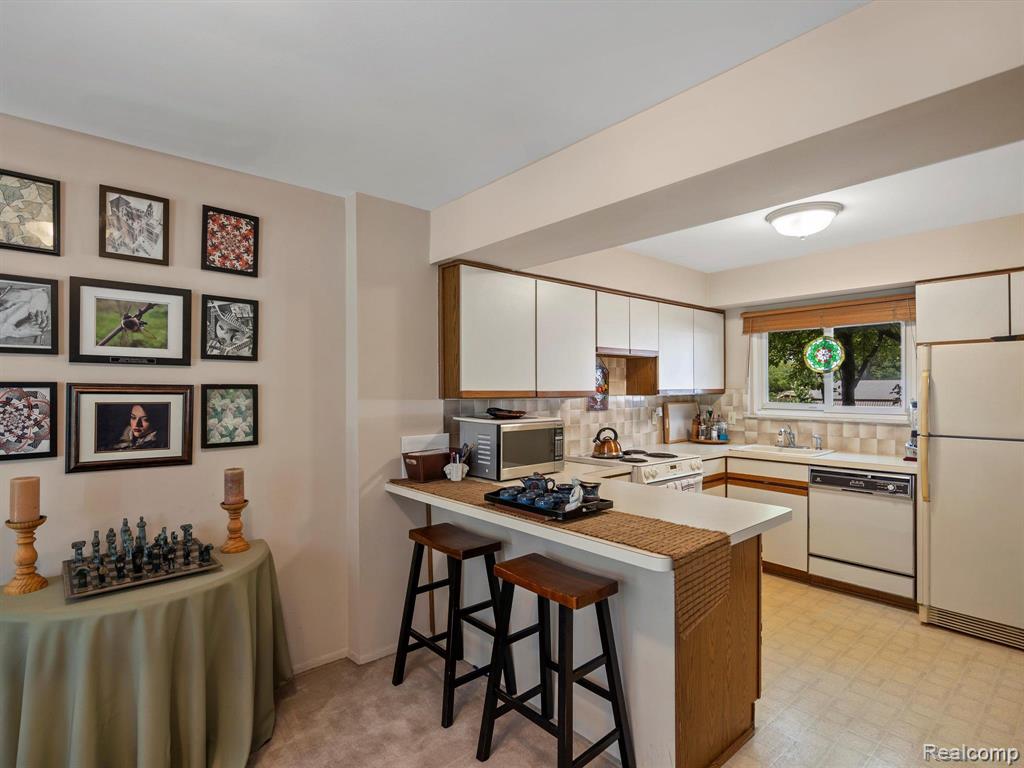 759 KIRTS Boulevard, Troy, MI 48084 — Photo 10