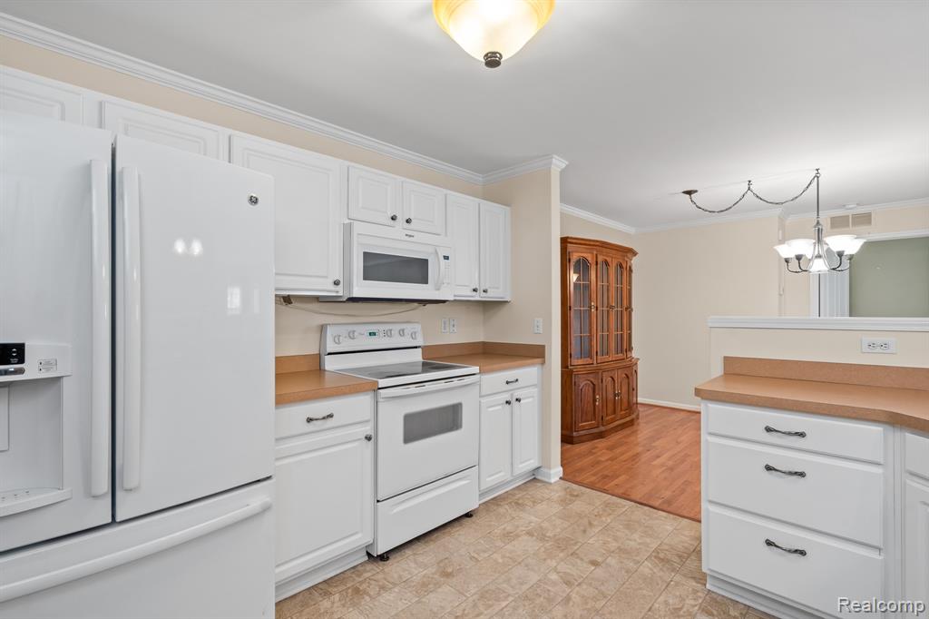 4130 Hampton Ridge Boulevard, 63, Howell, MI 48843 — Photo 22