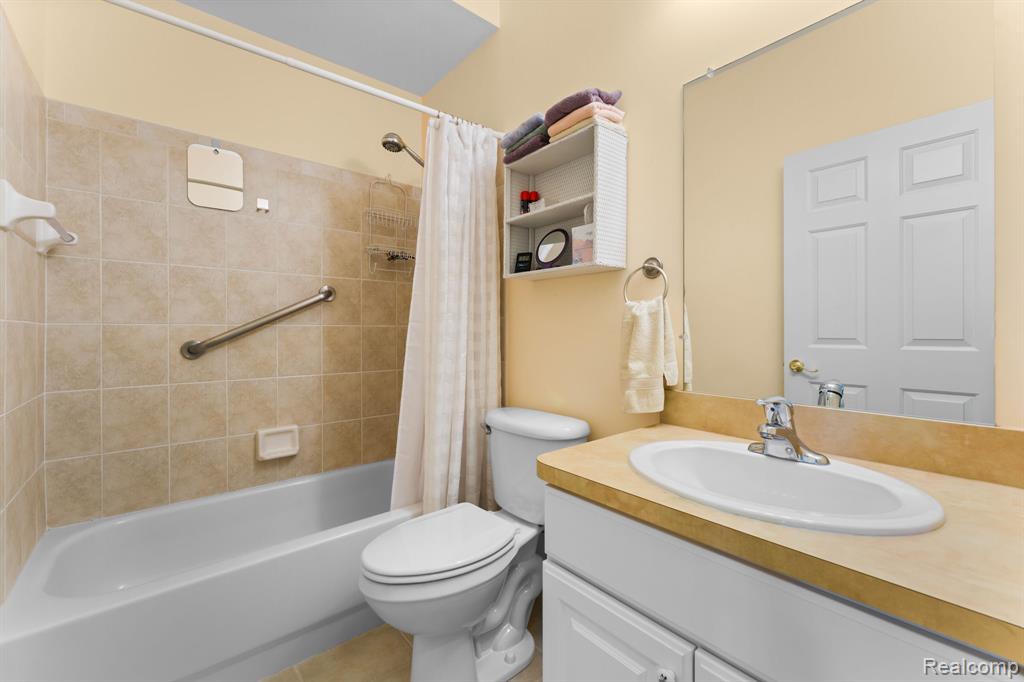 48523 Oak Bridge Drive, Canton, MI 48188 — Photo 12