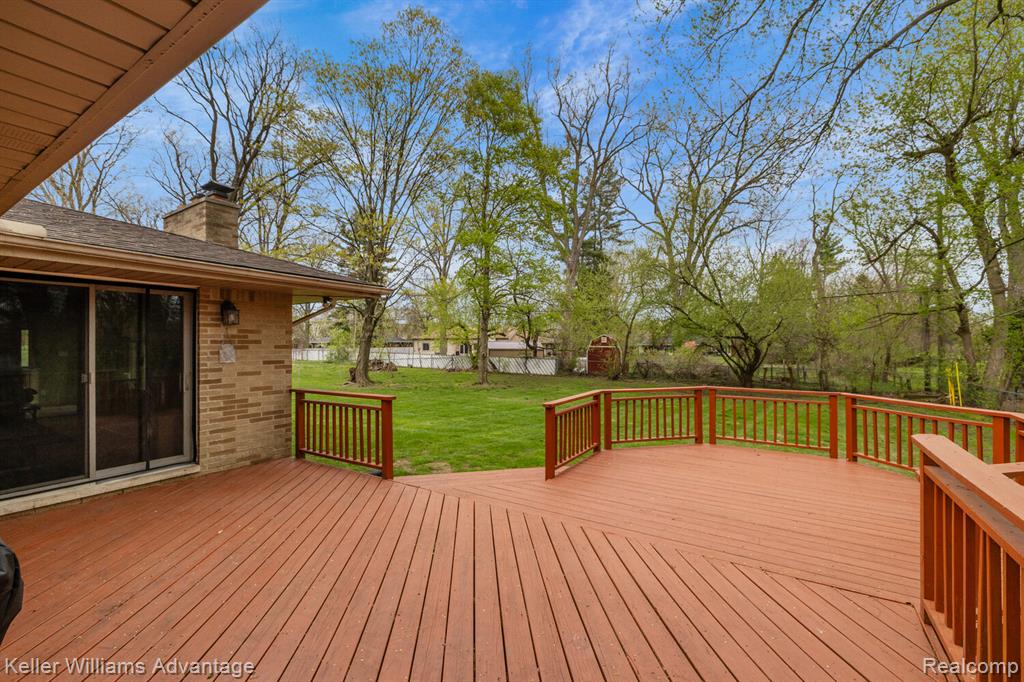 24806 Power Road, Farmington, MI 48336 — Photo 43