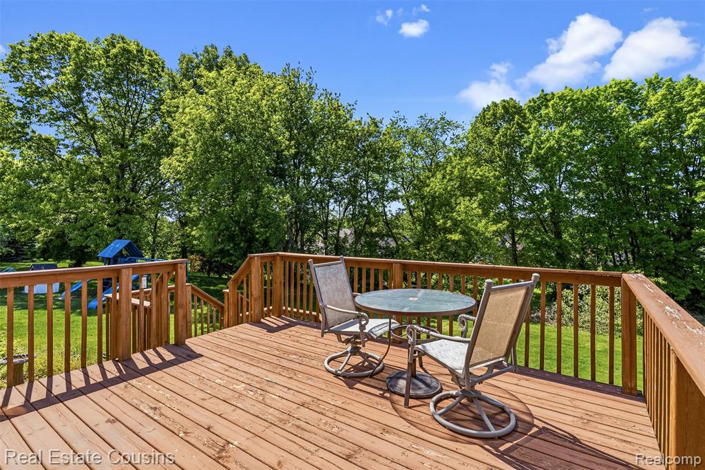 4344 Oak Tree Court, Fenton, MI 48430 — Photo 29