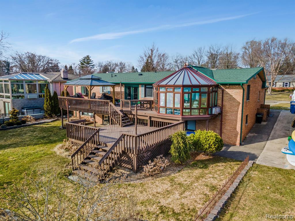 4645 CLAUDIA Drive, Waterford, MI 48328 — Photo 2