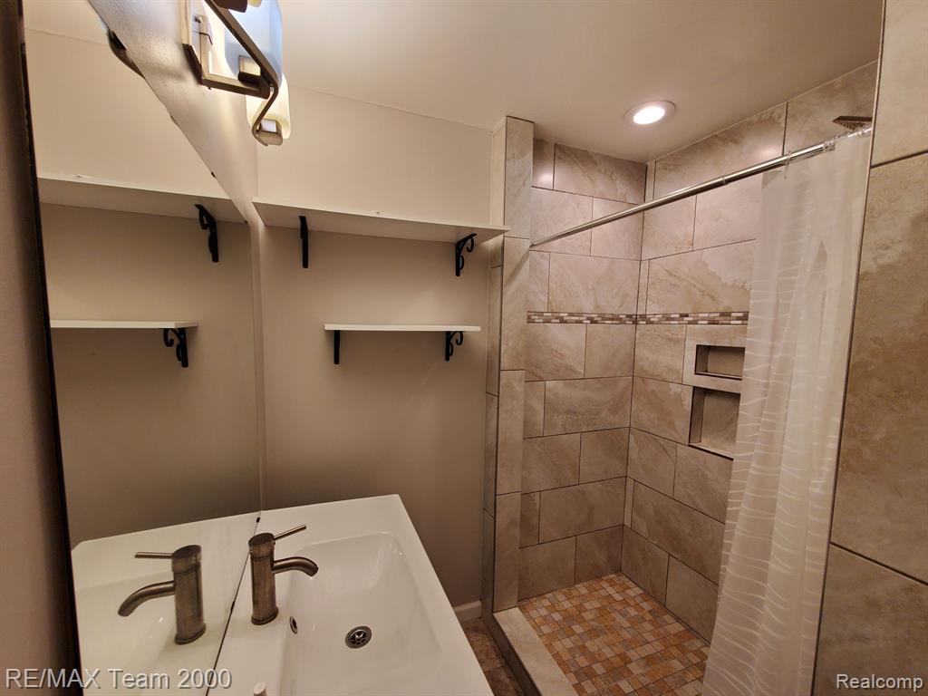 4980 MAYFAIR Street, Dearborn Heights, MI 48125 — Photo 5