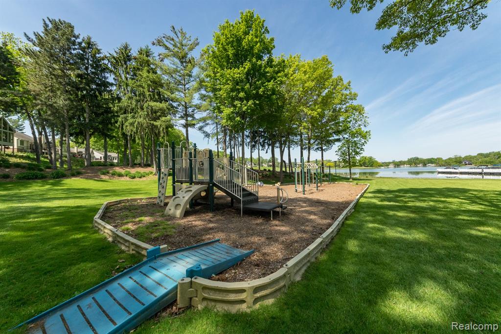 4467 GOLF VIEW Drive, Brighton, MI 48116 — Photo 51
