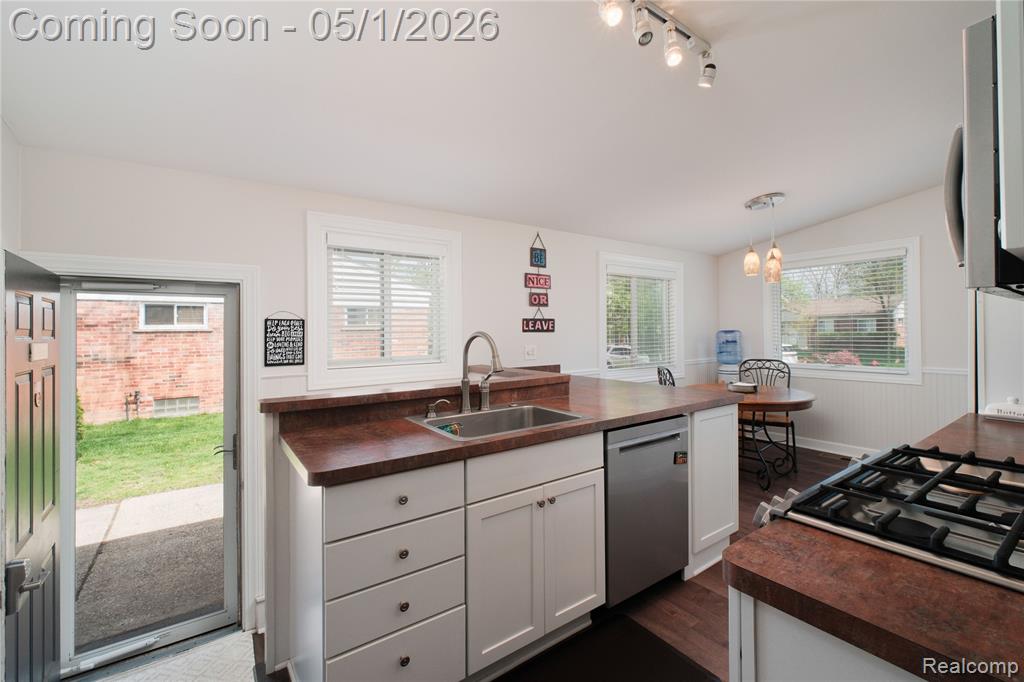 937 Allen Drive, Northville, MI 48167 — Photo 8