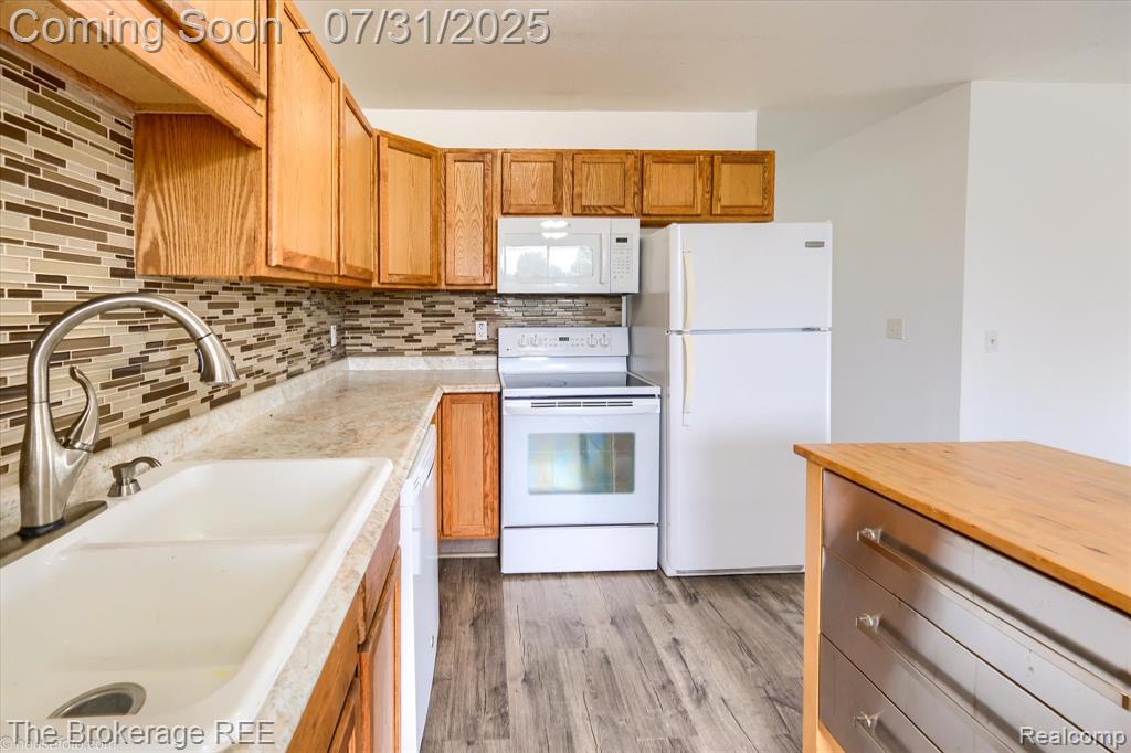 5010 Spring Well Lane, Grand Blanc, MI 48439 — Photo 18