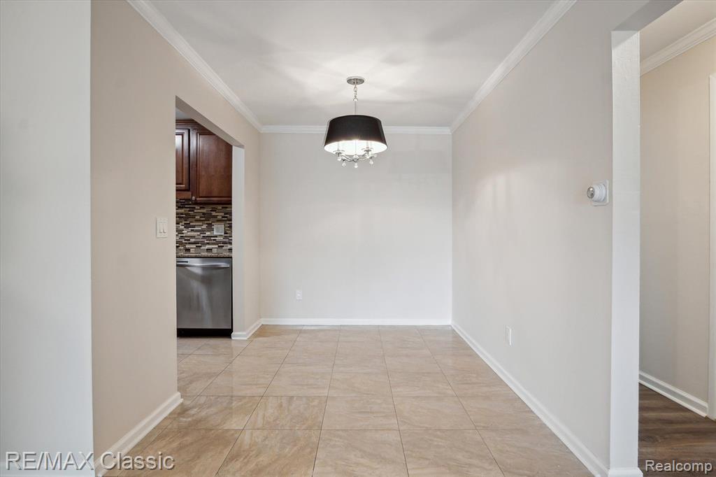 4905 CROOKS Road, A11, Royal Oak, MI 48073 — Photo 14