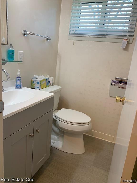 5051 FALMOUTH Drive, Troy, MI 48085 — Photo 13