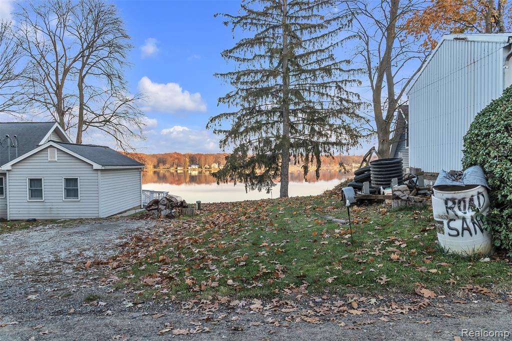 8165 Leonard Drive, Holly, MI 48442 — Photo 56