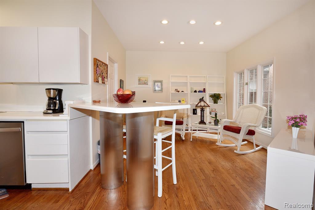 4074 Cranbrook Court, Bloomfield Hills, MI 48301 — Photo 18