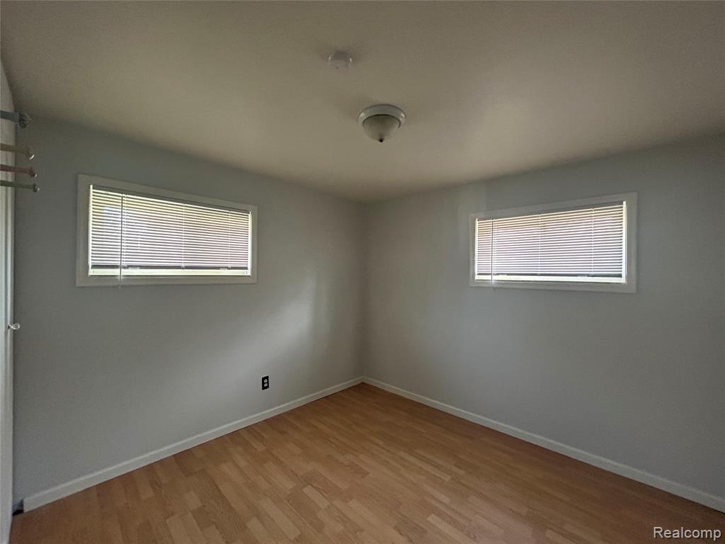 4987 Roosevelt Boulevard, Dearborn Heights, MI 48125 — Photo 12